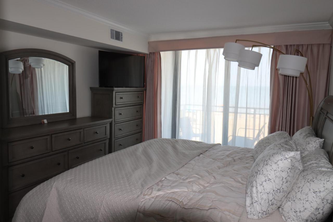 Beach Luxury Oceanfront Virginia Beach Exterior photo